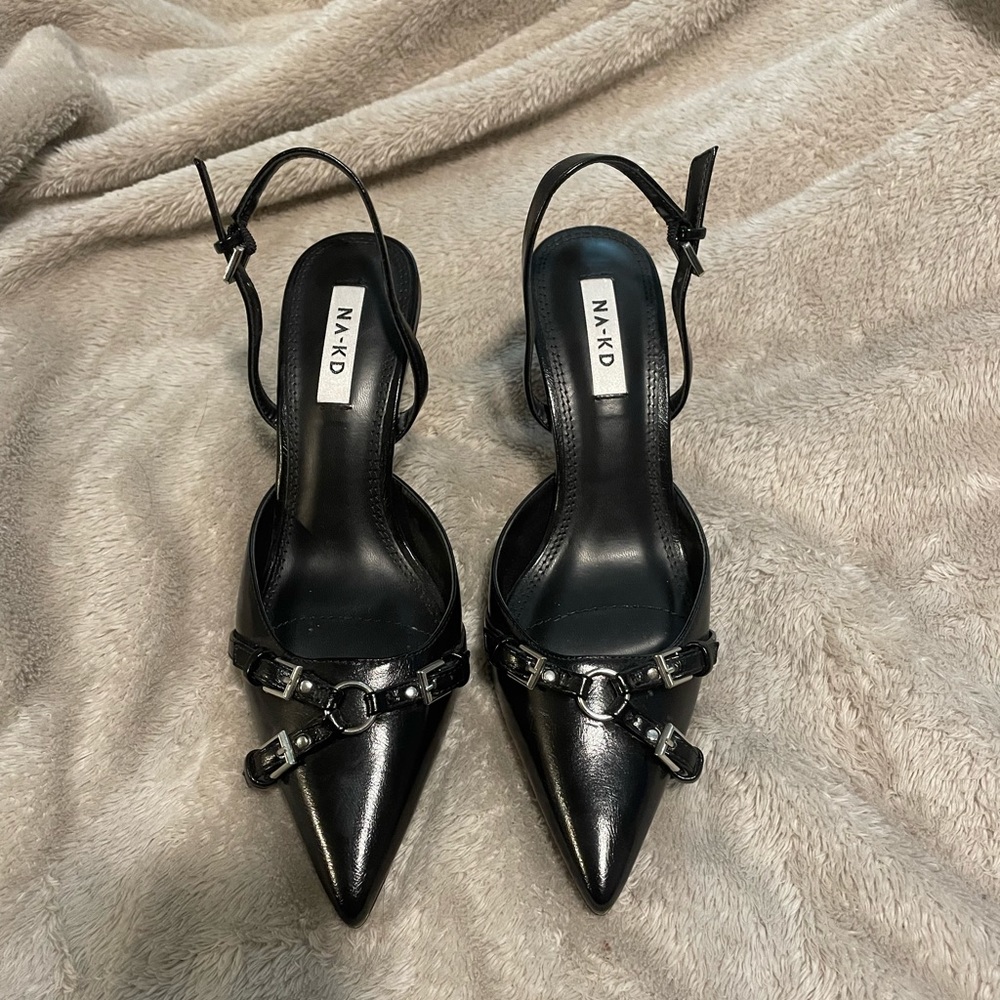 Buckle Detail Pumps with slingback